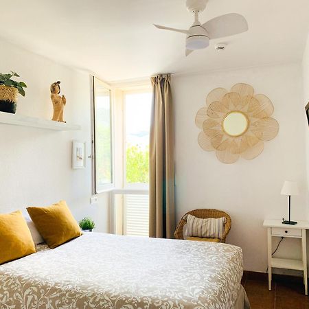 Habitacion Centrica Con Aire Acondicionado Bano Privado Nevera カダケス エクステリア 写真