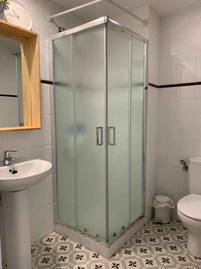 Habitacion Centrica Con Aire Acondicionado Bano Privado Nevera カダケス エクステリア 写真