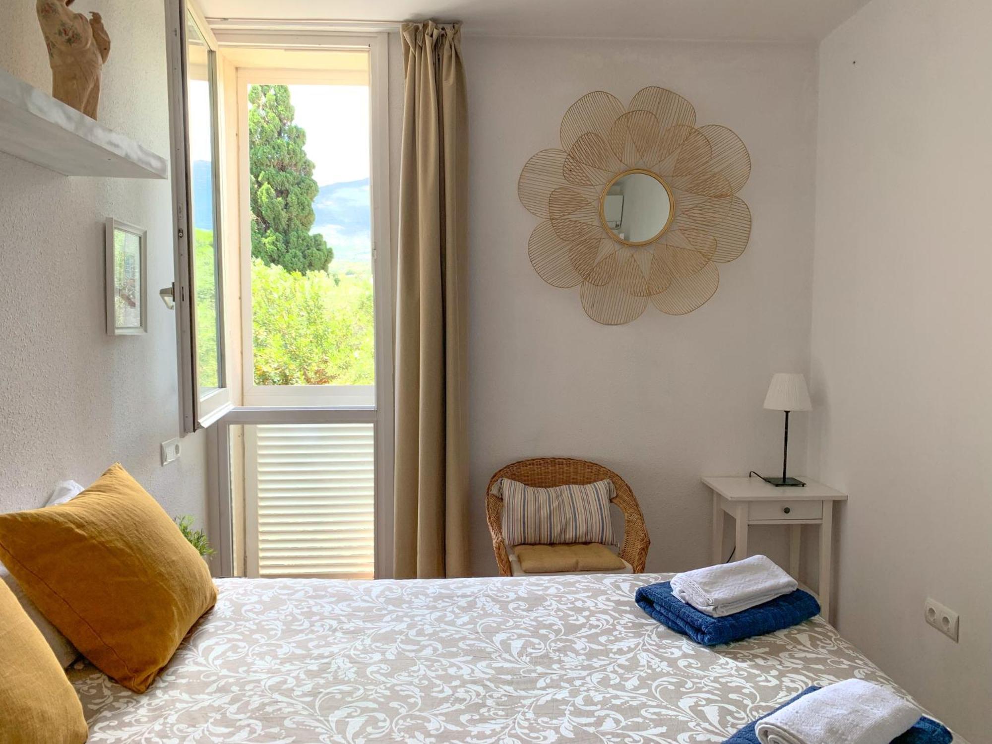 Habitacion Centrica Con Aire Acondicionado Bano Privado Nevera カダケス エクステリア 写真