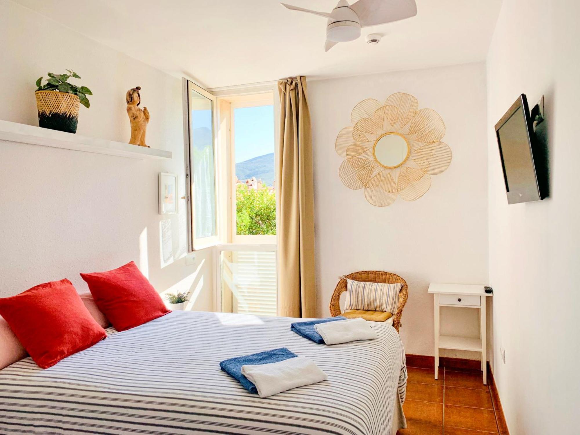 Habitacion Centrica Con Aire Acondicionado Bano Privado Nevera カダケス エクステリア 写真